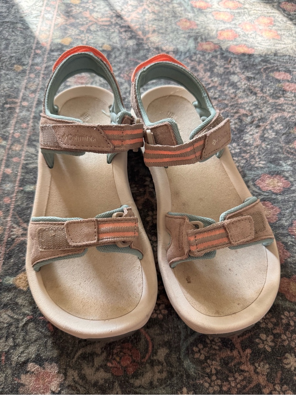 Columbia sandals size 8